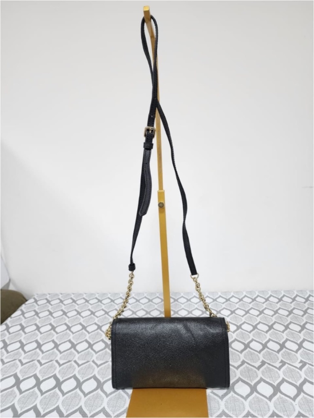 Authentic Burberry Black Soft Grain Leather Henley Wallet on Chain Bag - Picture 4 of 13